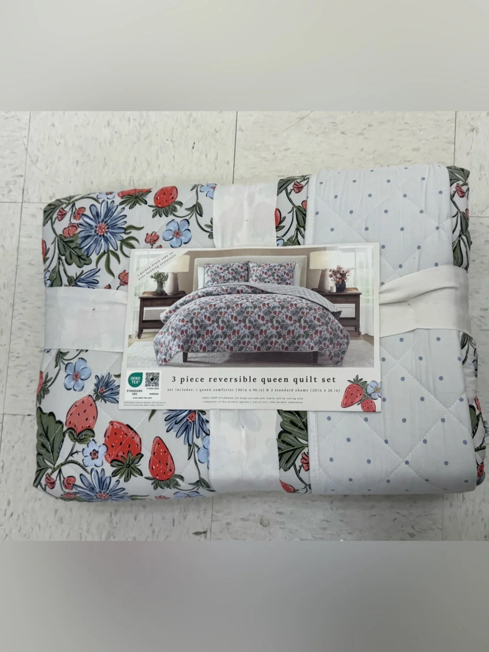 Reversible Strawberry Floral Quilt Set - Queen